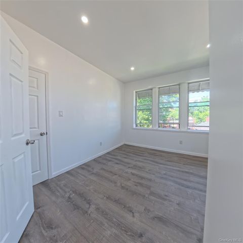 Apartment For Rent - 858 E 230th Street<br/> Bronx, NY 10466