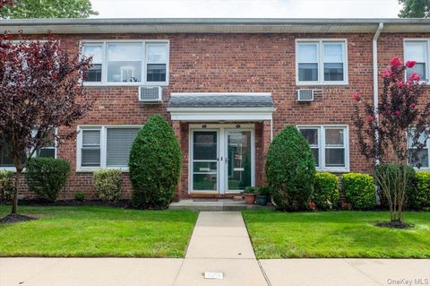 Photo of 1600 Grand Avenue #V1, Baldwin, NY 11510 (MLS # 904523)