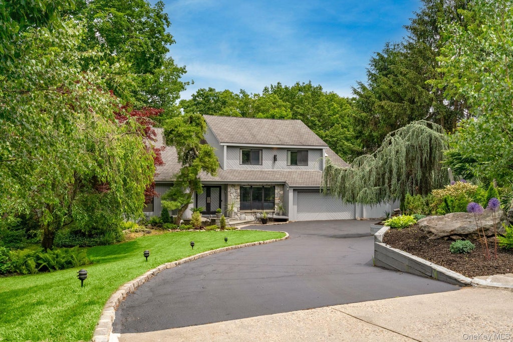 Photo of 3 Ernest Ct, Kings Park, NY 11754 (MLS # 1055953)