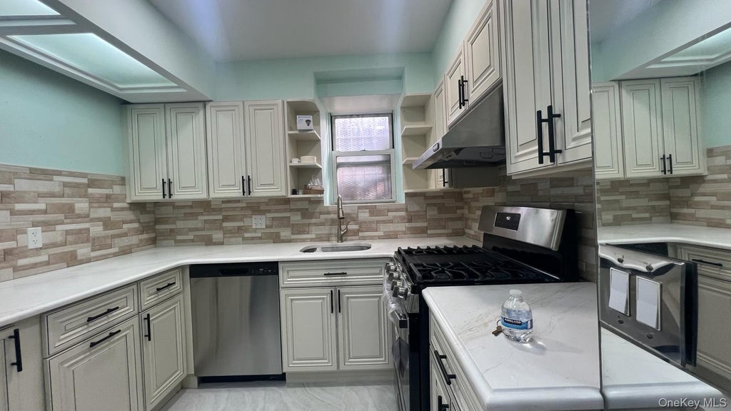 Photo of 350 Rugby RD #L1, Brooklyn, NY 11226 (MLS # 1063218)