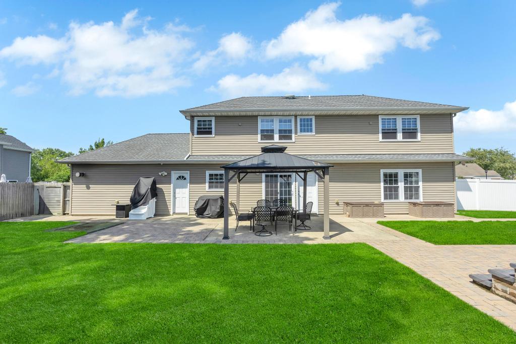 59 Saddle Lane, Levittown, New York image 26