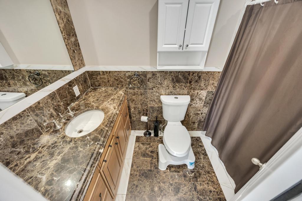 59 Saddle Lane, Levittown, New York image 22