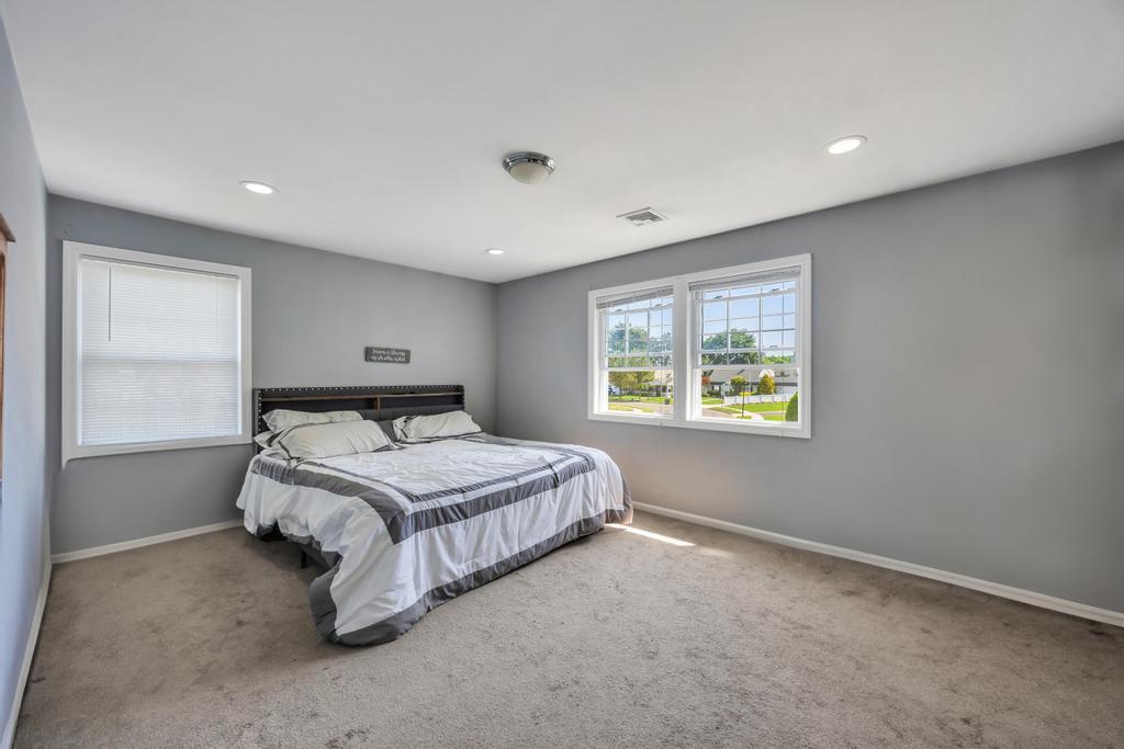 59 Saddle Lane, Levittown, New York image 19