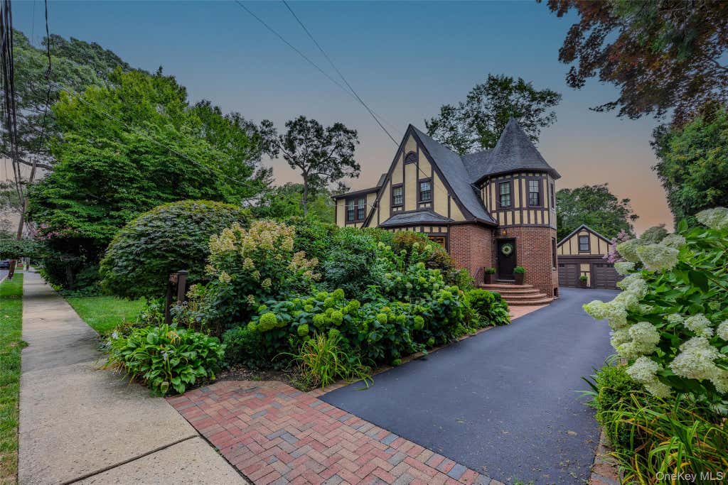 Photo of 3602 Island Road, Wantagh, NY 11793 (MLS # 1033987)