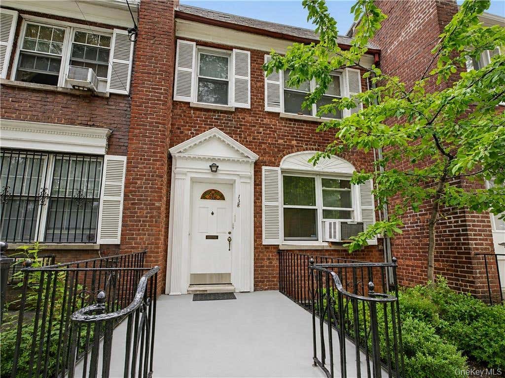 Photo of 138 Van Cortlandt Park S, Bronx, NY 10463 (MLS # 1024842)