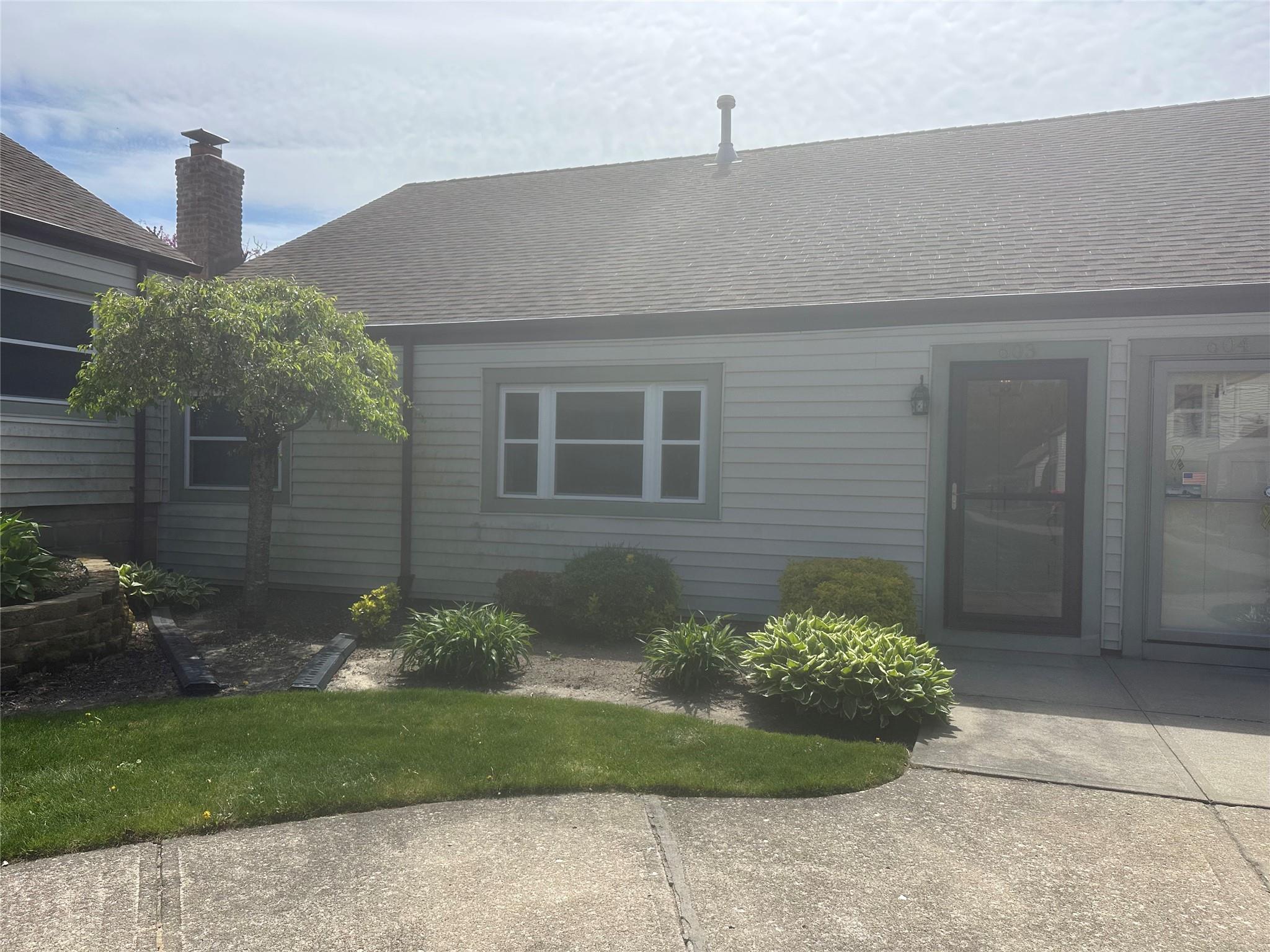 603 Lake Court #603, Middle Island, New York image 2