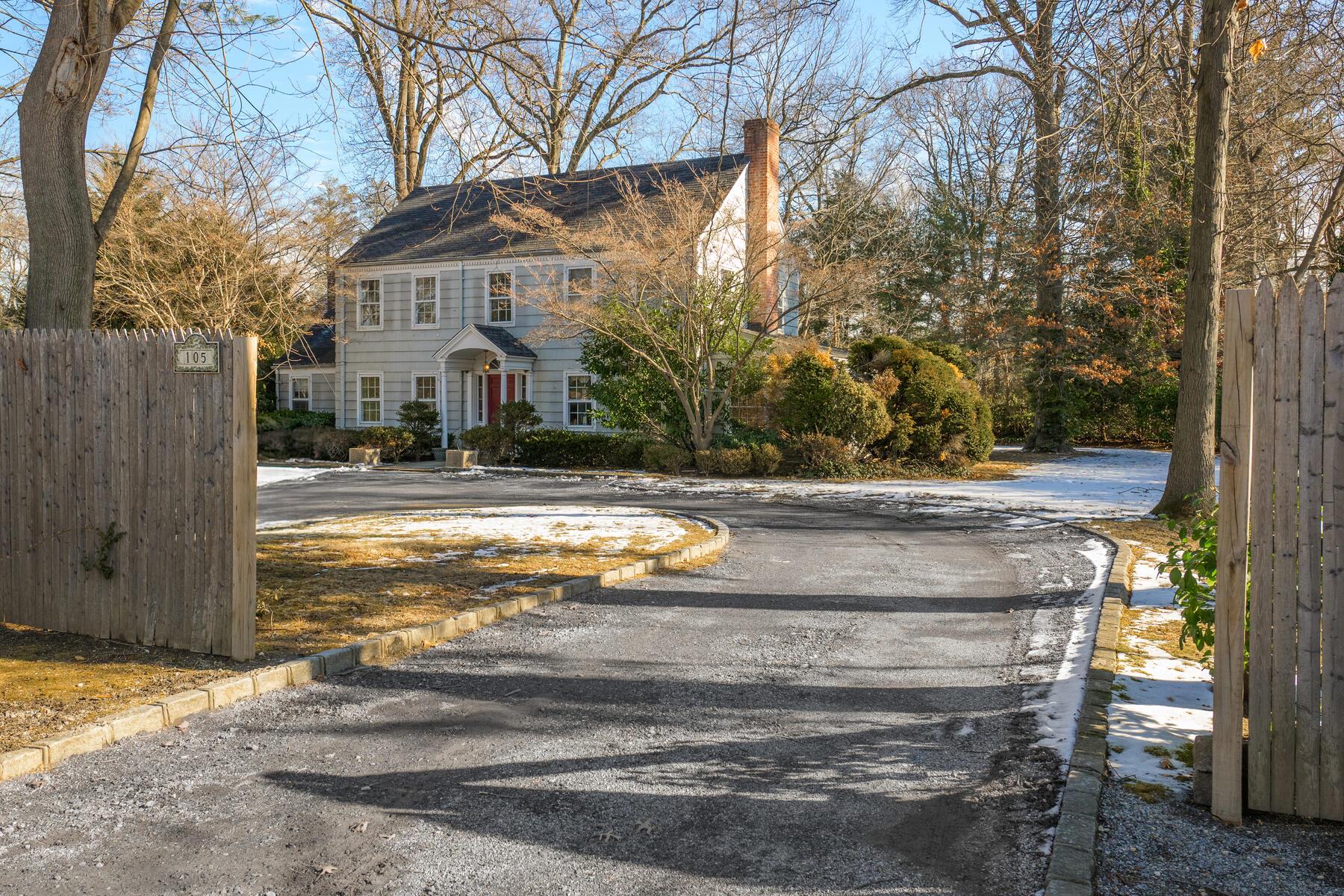 105 Walnut Road, Glen Cove, New York image 1