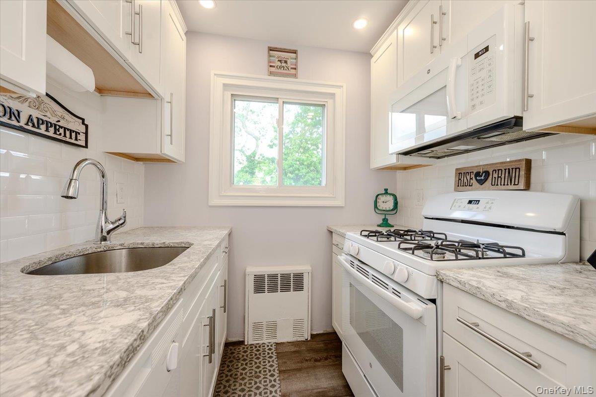 346 Edmunton Drive L17