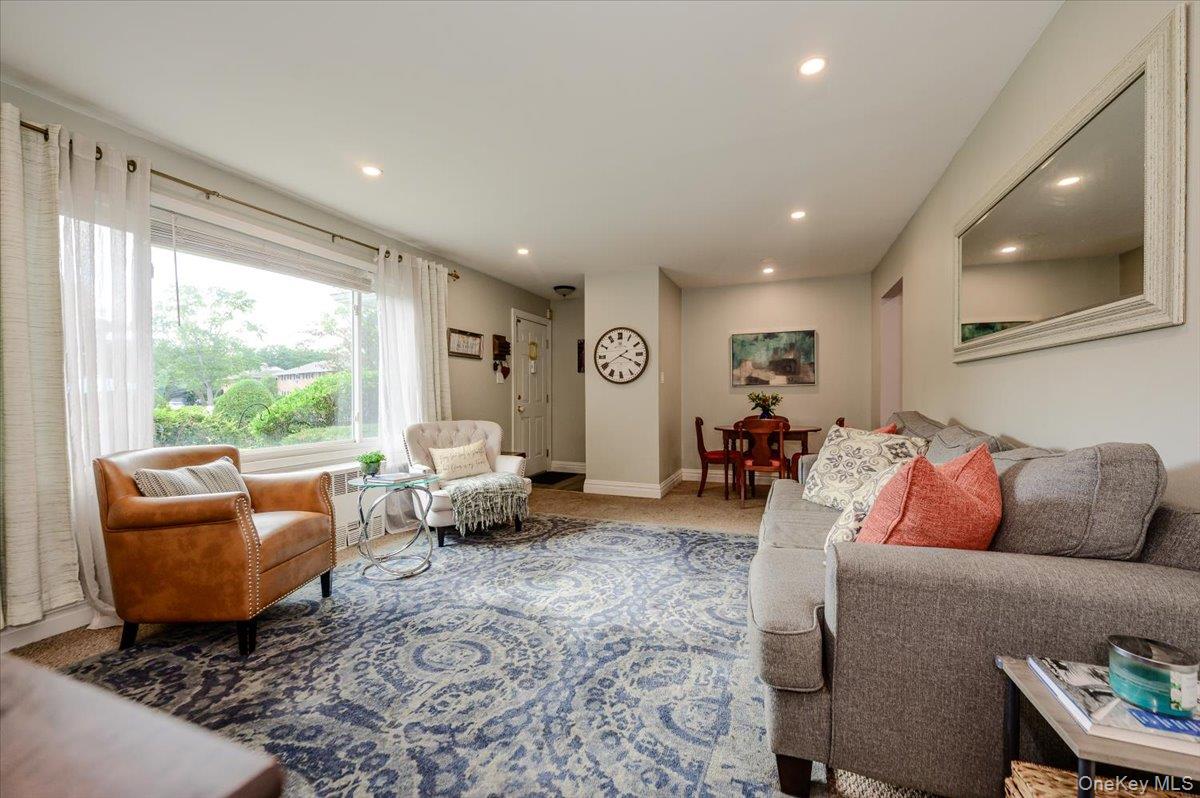 346 Edmunton Drive L17
