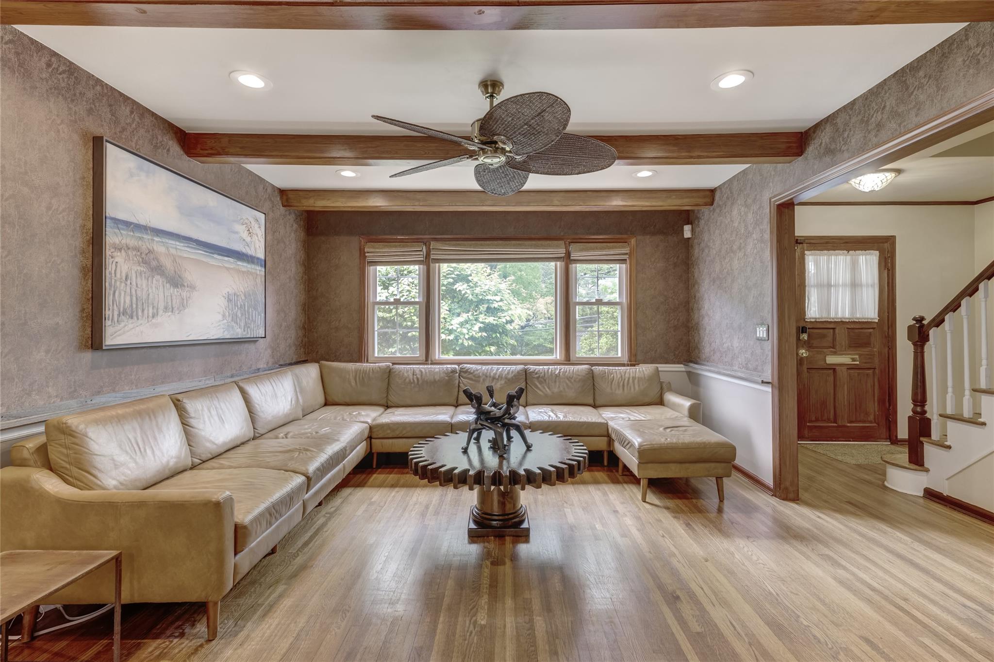 21 Pepperday Avenue, Port Washington, New York image 5