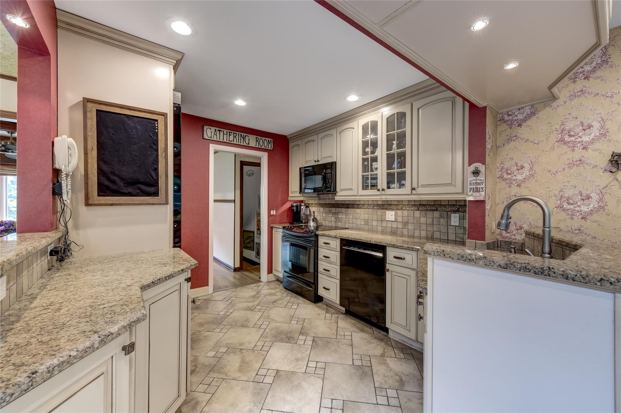 21 Pepperday Avenue, Port Washington, New York image 11