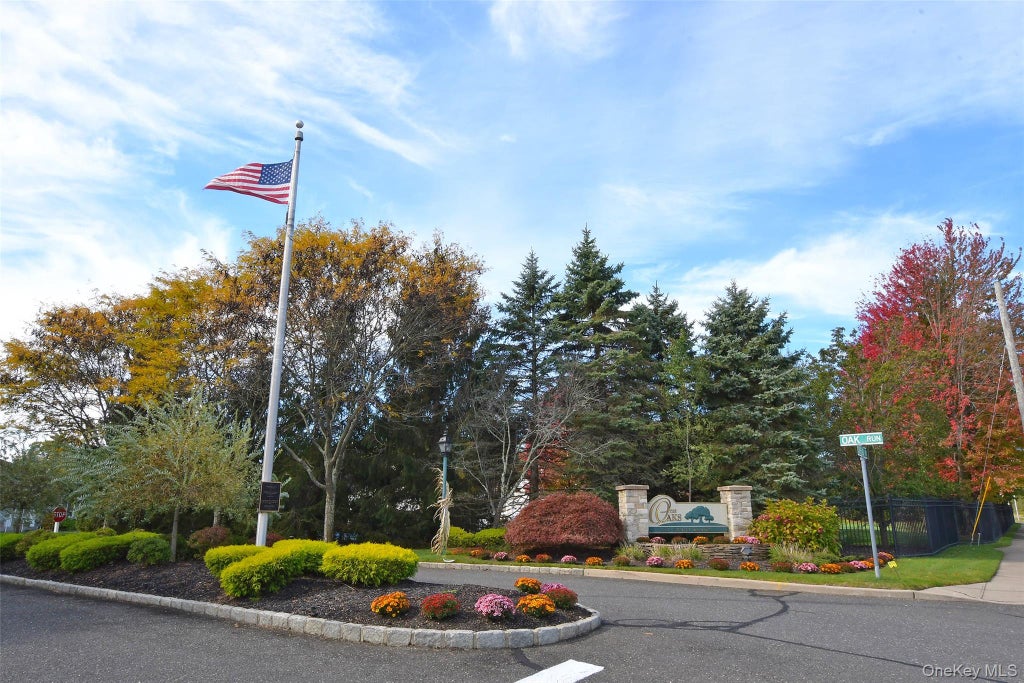 Photo of 16 Oak Run, Stony Brook, NY 11790 (MLS # 1064779)