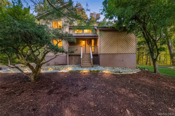 4 AMANDA CT, CORTLANDT MANOR, NY 10567 - Image d543b41f0c2ad5df41dbce544502cddf/2540506884
