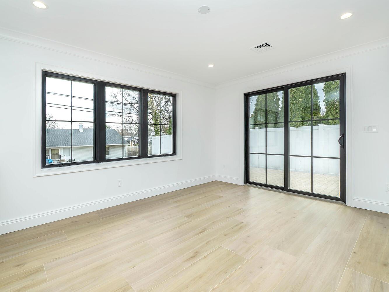 65 East Avenue, Glen Cove, New York image 11