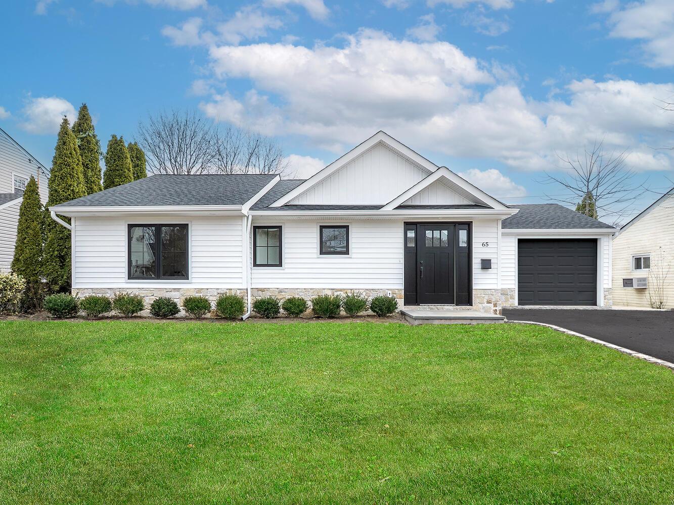 65 East Avenue, Glen Cove, New York image 1