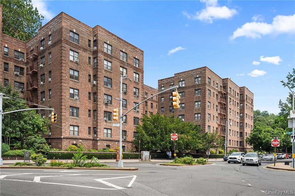 Photo of 3015 Riverdale Avenue #5F, Bronx, NY 10463 (MLS # 1028046)