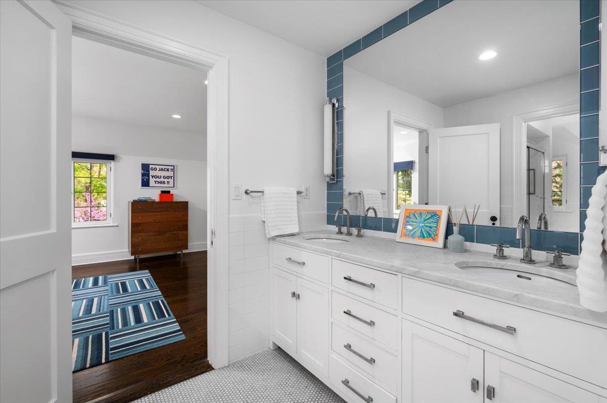 6 Shore Drive, Larchmont, Florida image 30