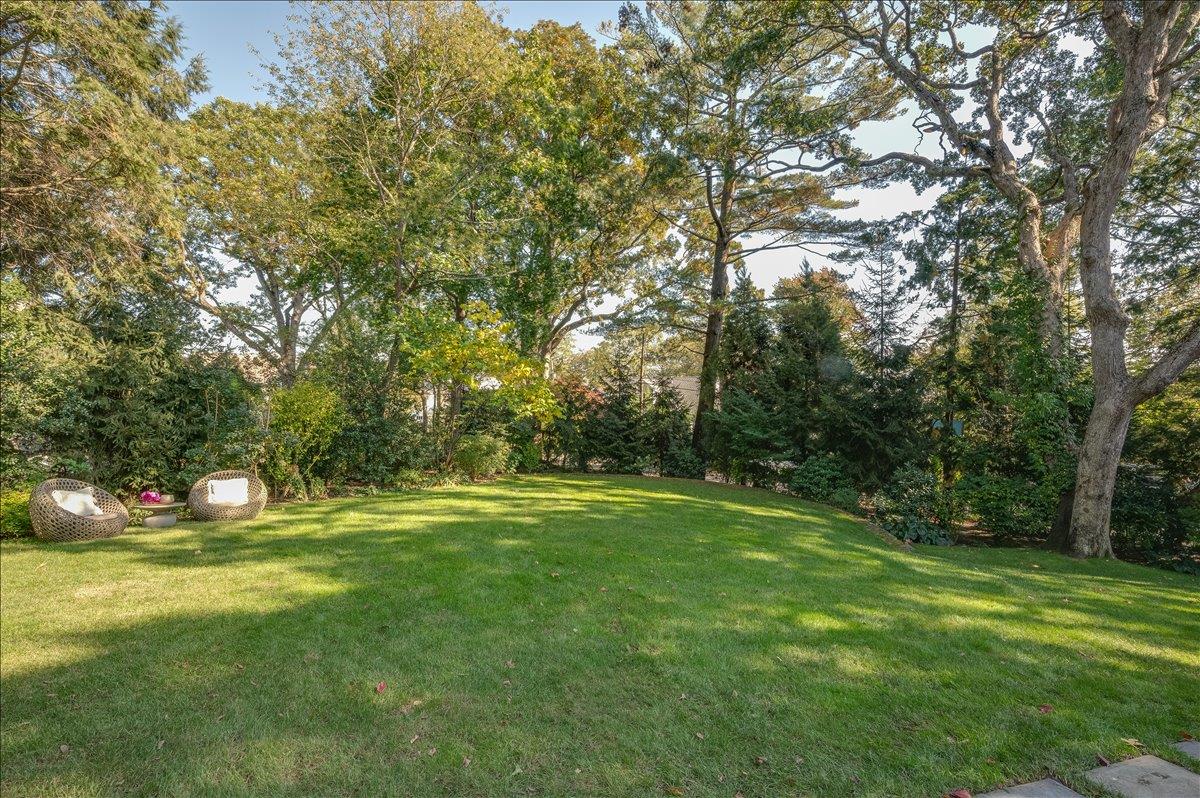 6 Shore Drive, Larchmont, Florida image 38