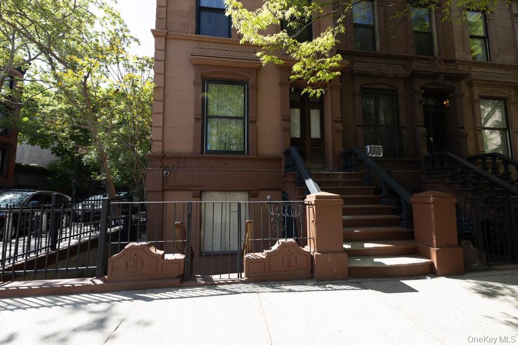 529 Manhattan Avenue