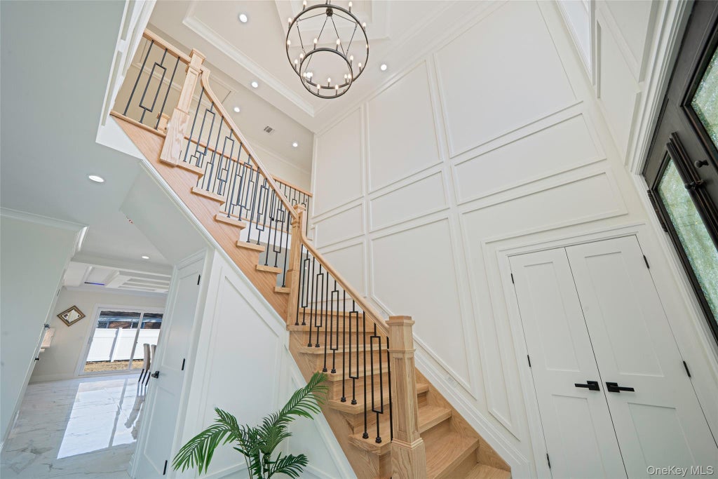 Photo of 1089 Linden Street, Valley Stream, NY 11580 (MLS # 1040382)