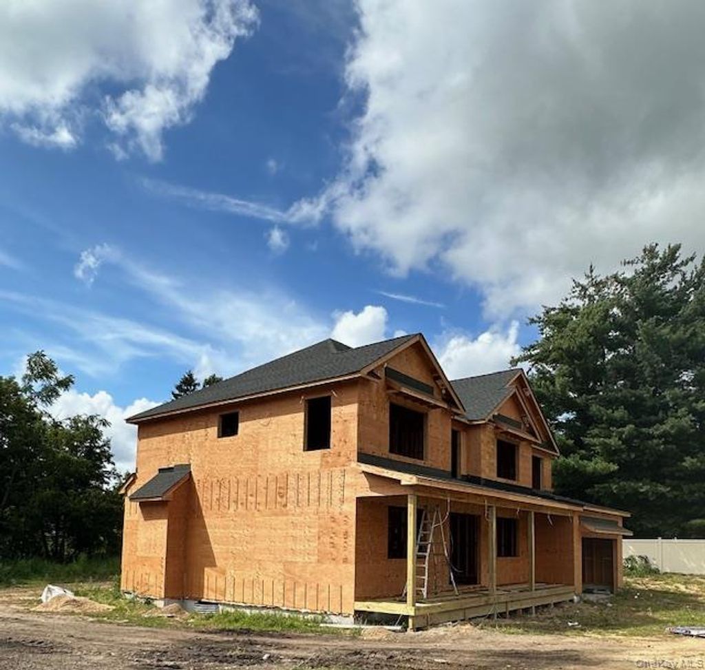 Photo of 3 Carmine Court, Commack, NY 11725 (MLS # 900958)