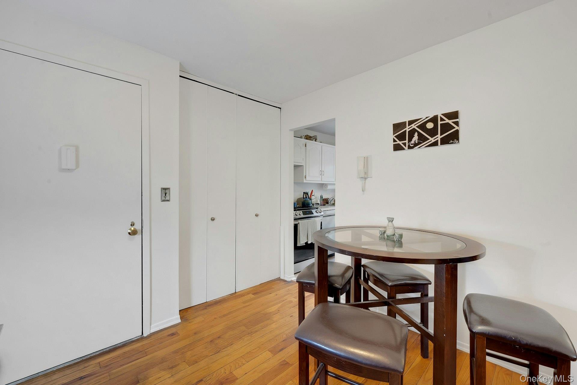 220 Chestnut Street 2K