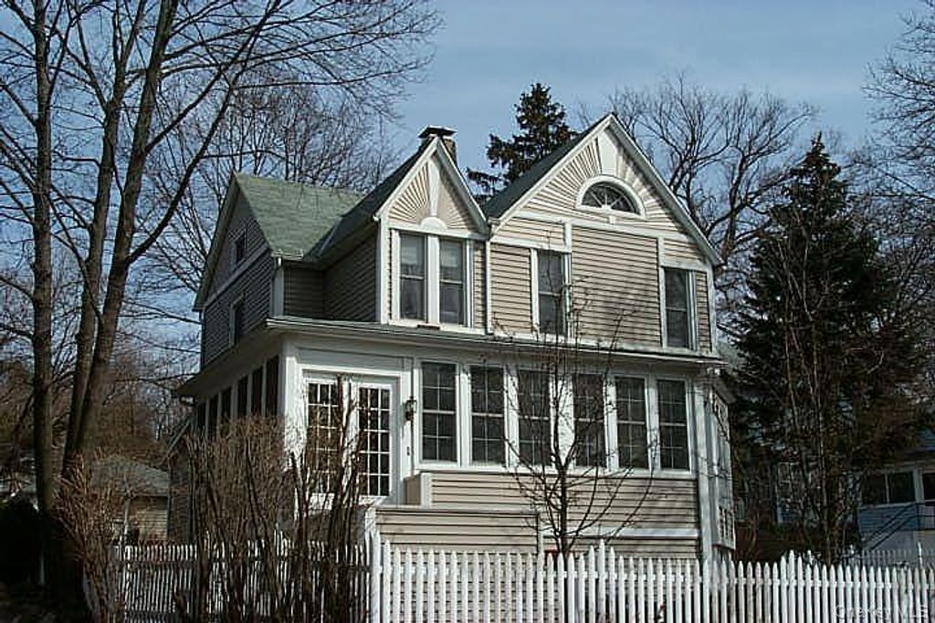 Photo of 51 Park Place, Sea Cliff, NY 11579 (MLS # 985011)