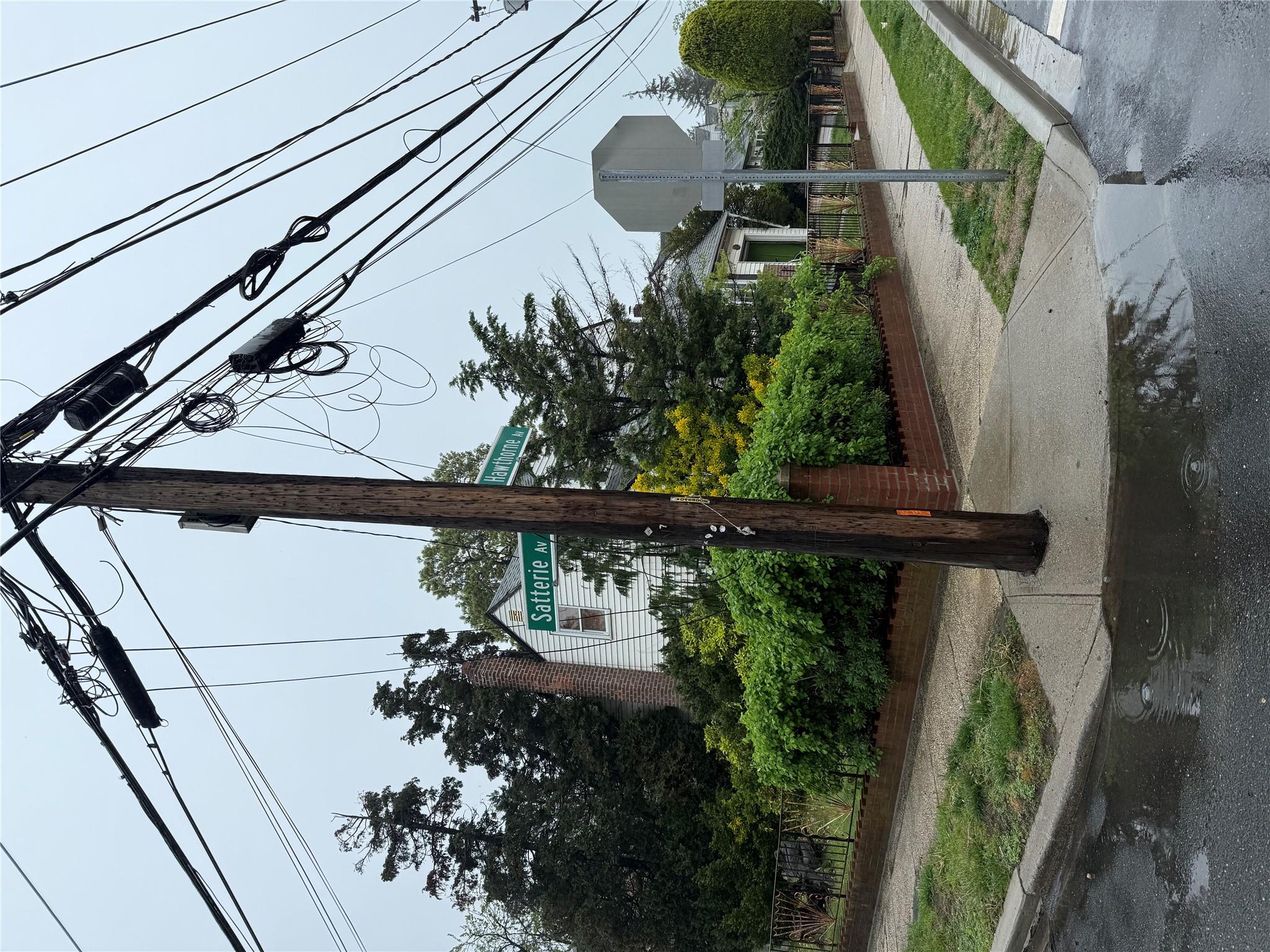 163 E Hawthorne Avenue