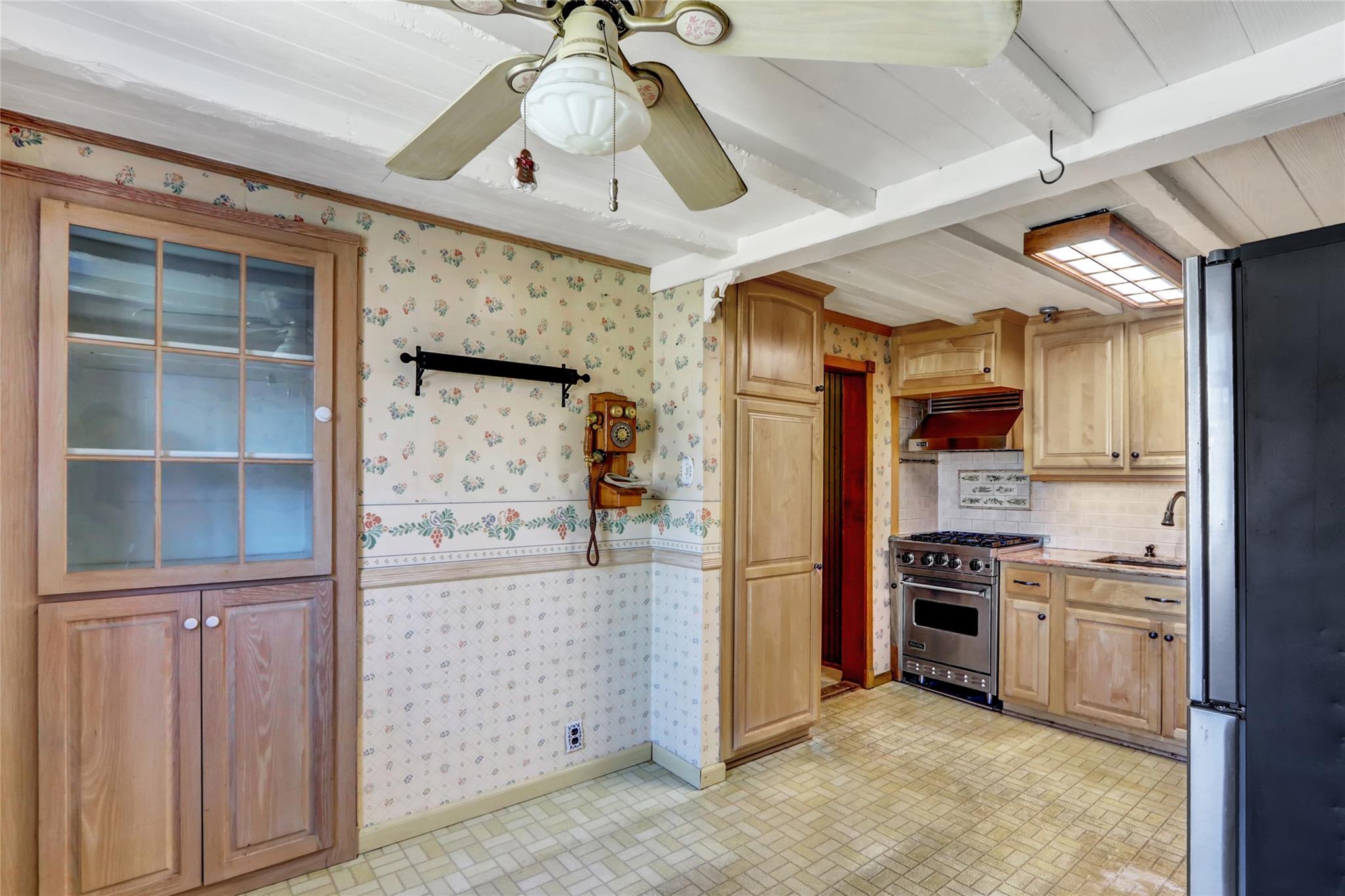 238 N Pine Street, Massapequa, New York image 5