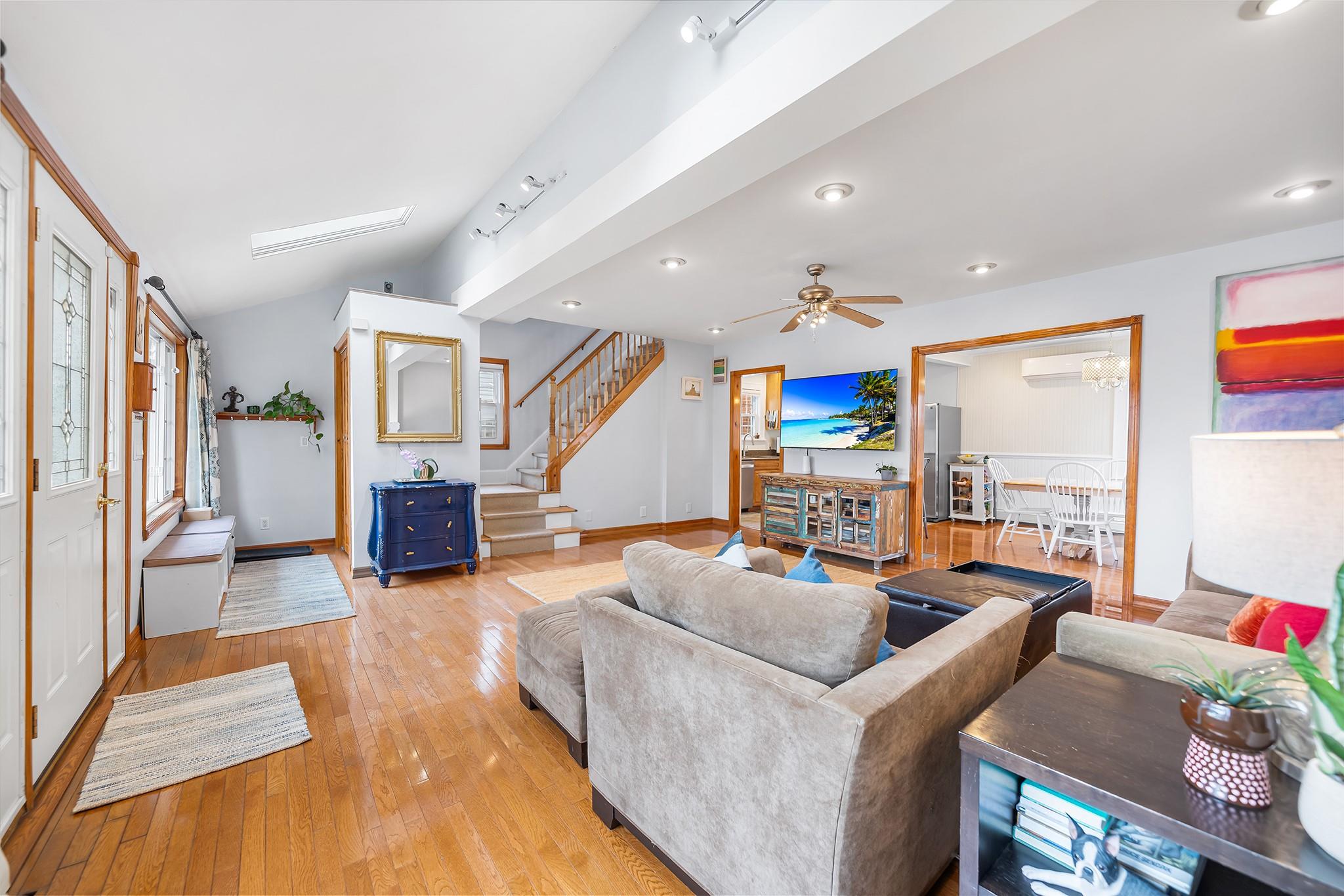 15 Leach Street, Lynbrook, New York image 6