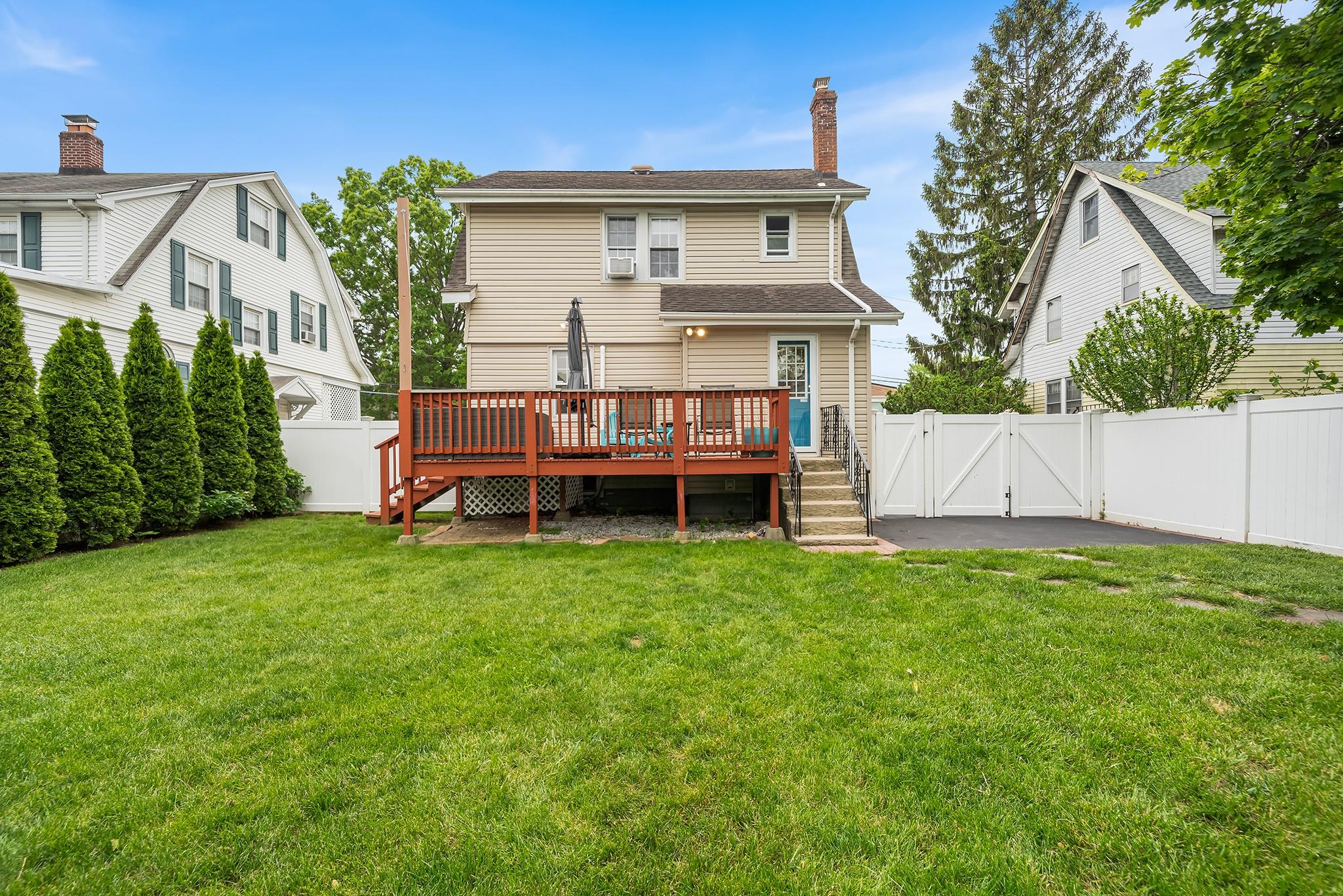 15 Leach Street, Lynbrook, New York image 39