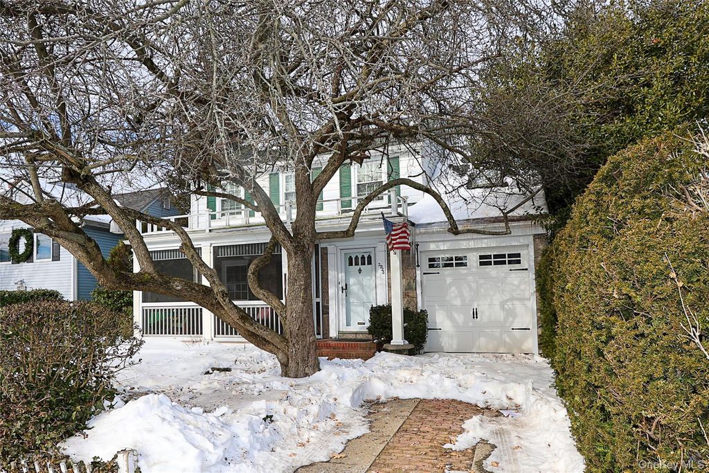 Photo of 2926 Davis Street, Oceanside, NY 11572 (MLS # 943651)