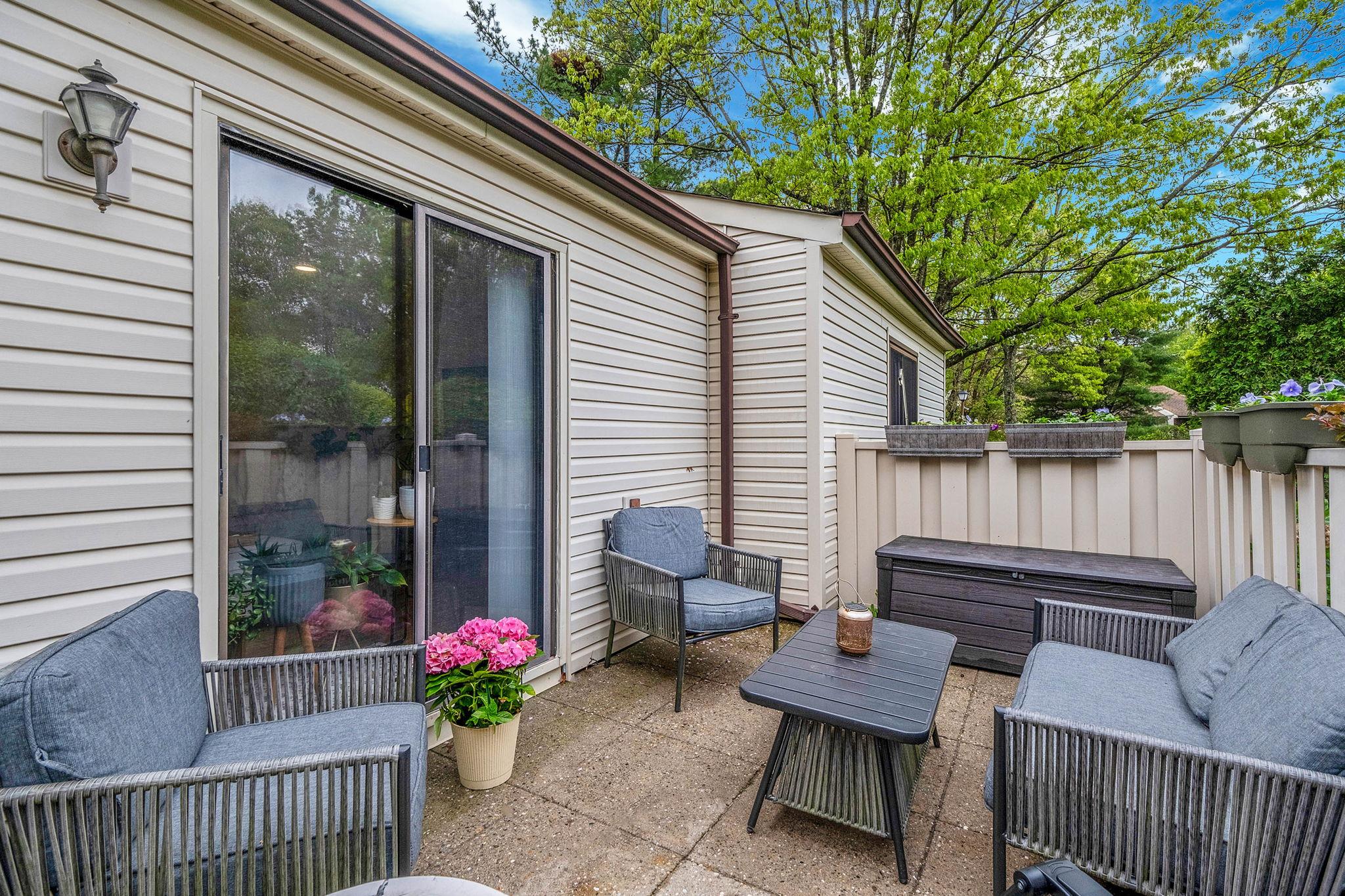 986 Skyline Drive, Coram, New York image 3