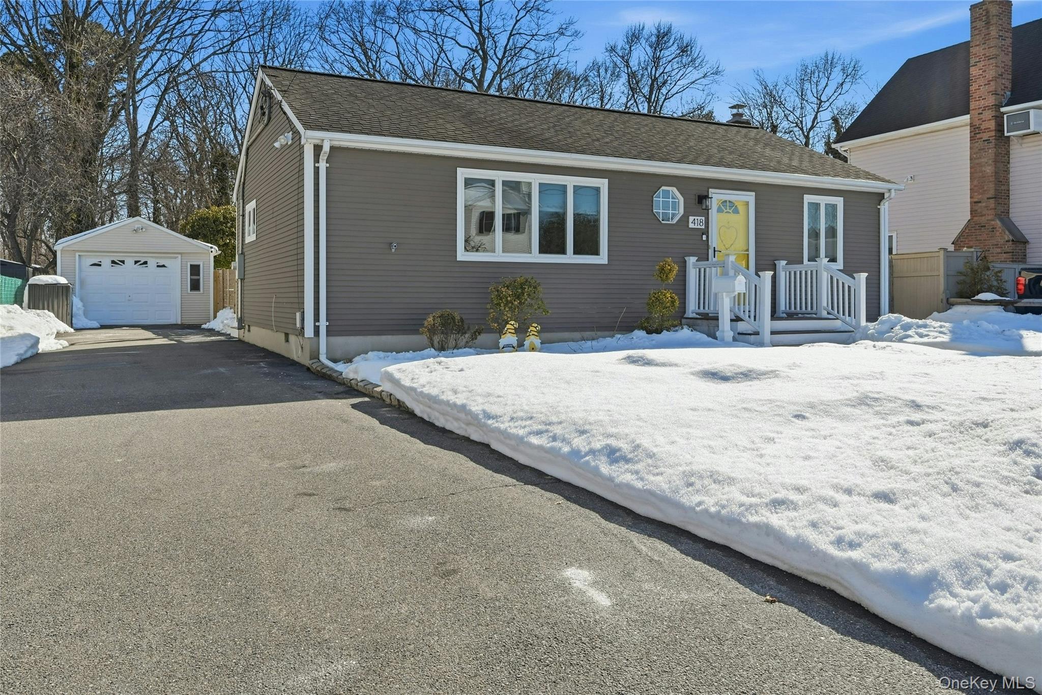 418 Old Farmingdale Road