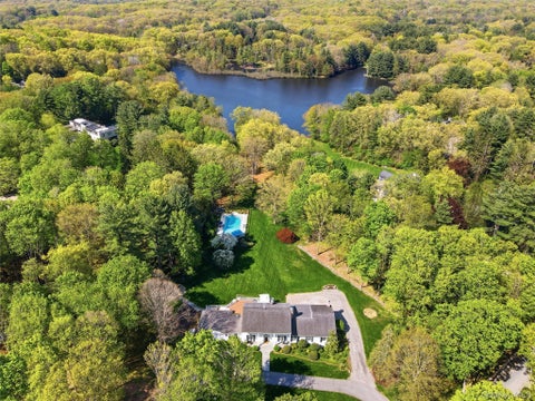 Homes For Sale - 105 Old Corner Road<br/> Bedford, NY 10506