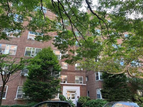 7136 110th Street 2F Forest Hills NY 11375