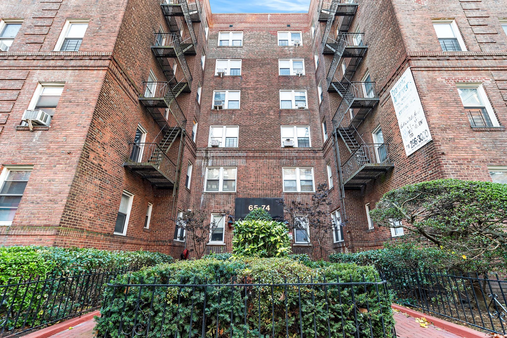 65-74 Saunders Street #2B, Rego Park, New York image 1