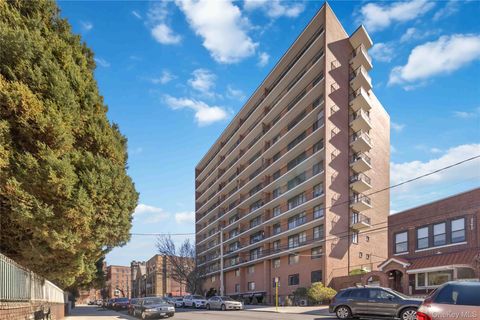 Homes For Sale - 23-22 30 Road #7D<br/> Astoria, NY 11102