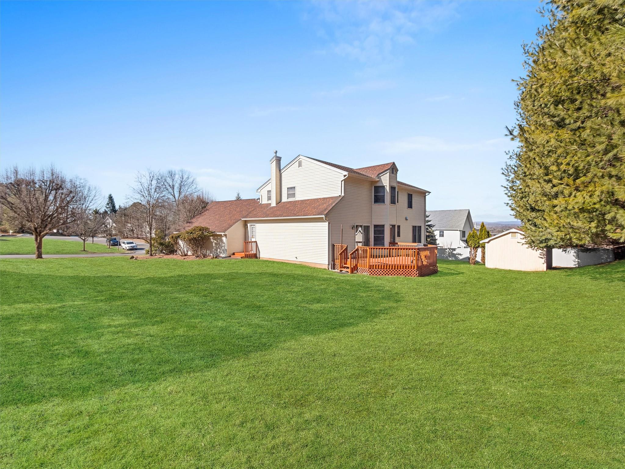 8 Waters Edge, Clarkstown, New York image 27
