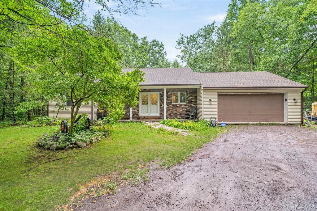 Photo of 182 Redder Road, Pine Bush, NY 12566 (MLS # 1012358)