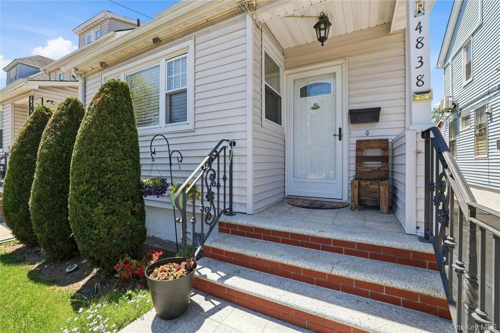 Photo of 4838 207th Street, Oakland Gardens, NY 11364 (MLS # 1002076)