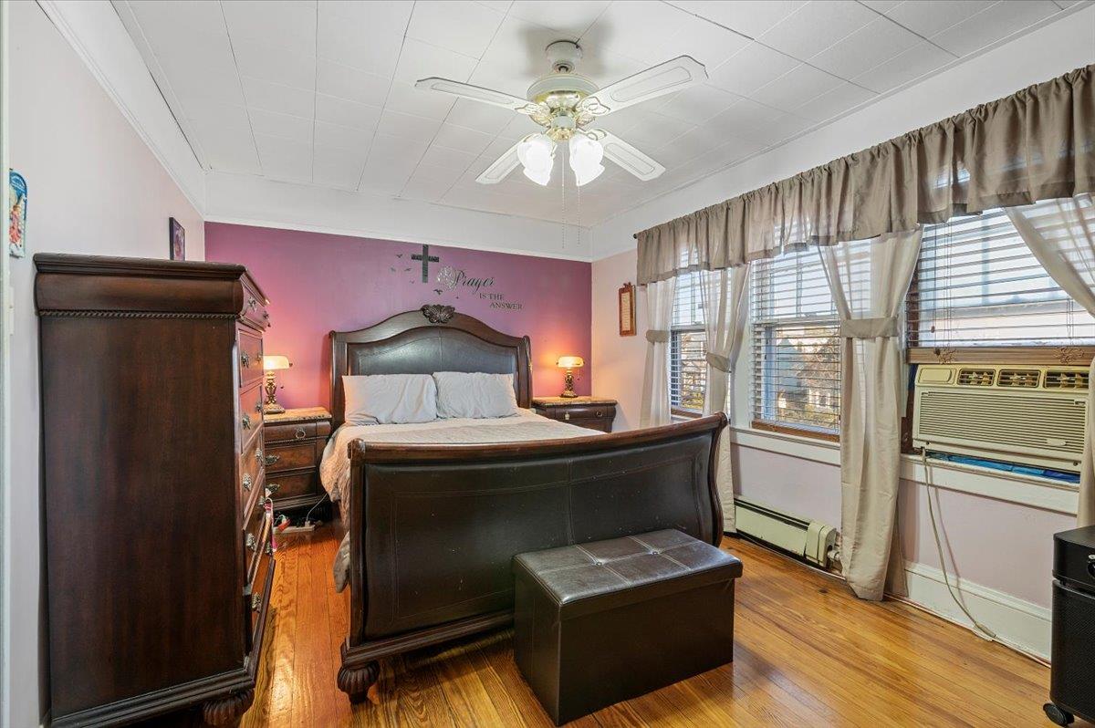 32 W Milton Street, Freeport, New York image 13