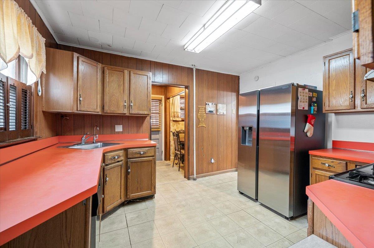 32 W Milton Street, Freeport, New York image 9