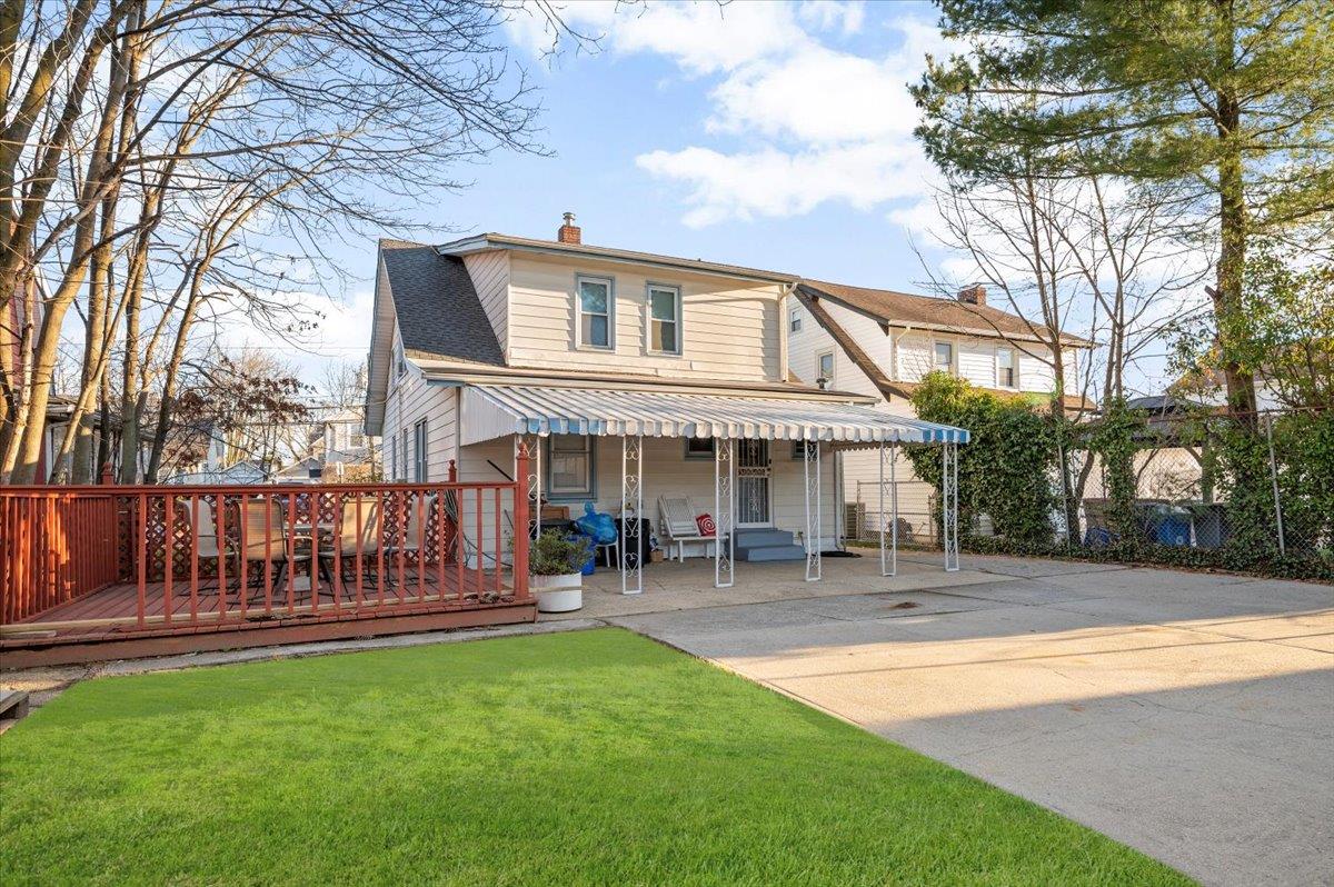 32 W Milton Street, Freeport, New York image 16