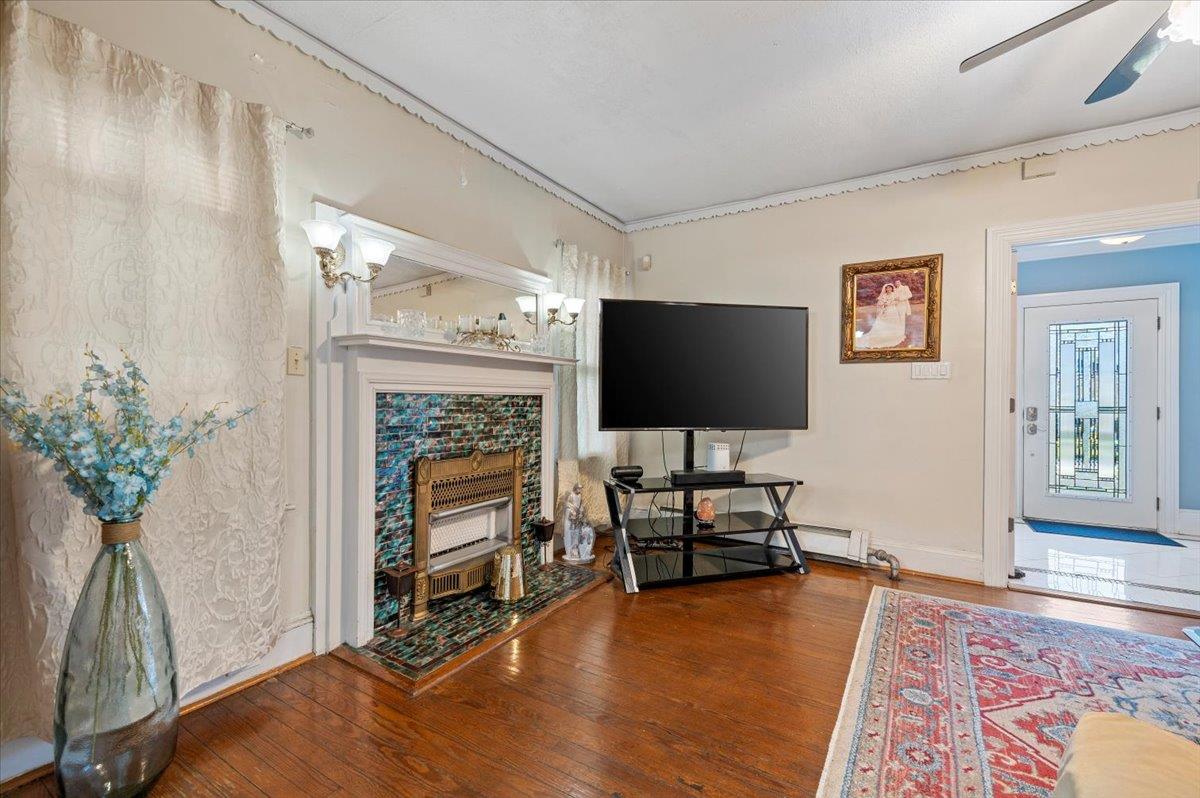 32 W Milton Street, Freeport, New York image 6