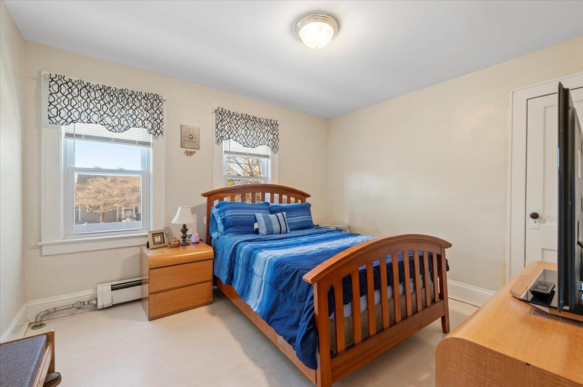 32 W Milton Street, Freeport, New York image 11