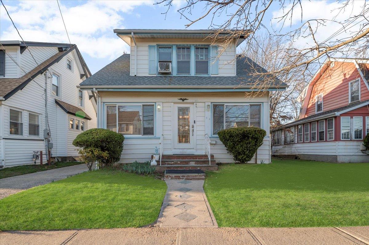 32 W Milton Street, Freeport, New York image 1