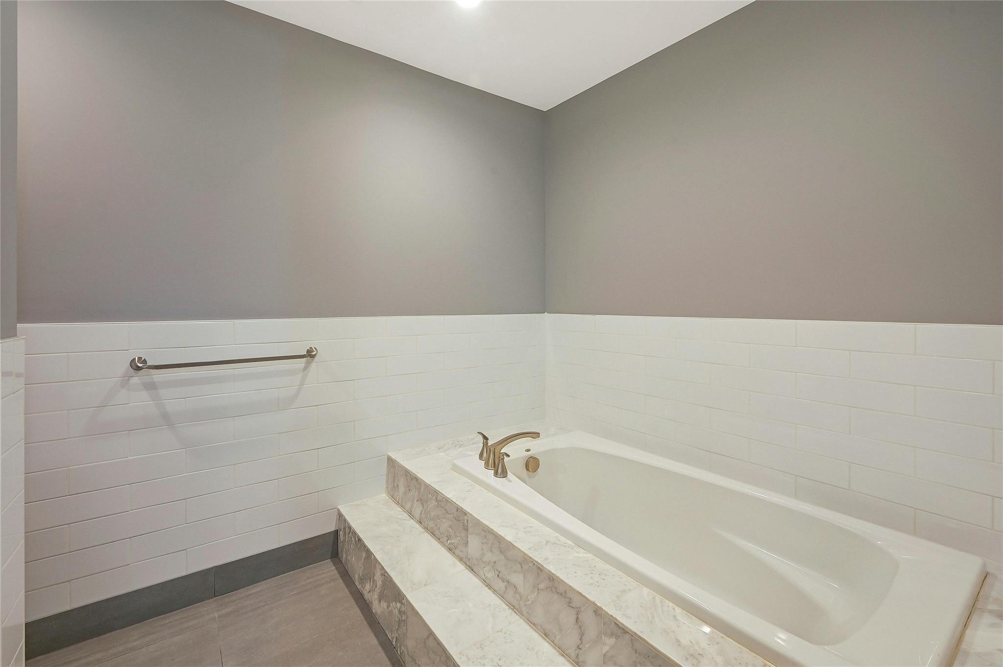5 W Pine Street, Huntington, New York image 19