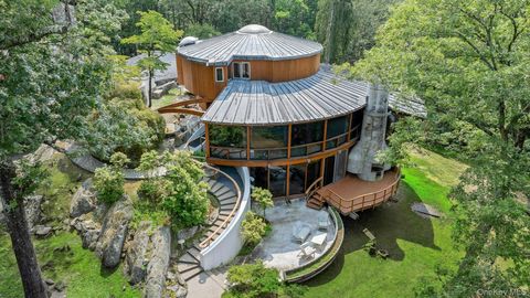 Photo for 196 Furnace Dock Road, Cortlandt Manor, NY 10567 (MLS # 898520)