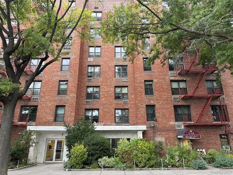 140-15 Holly Avenue 6M Flushing NY 11355
